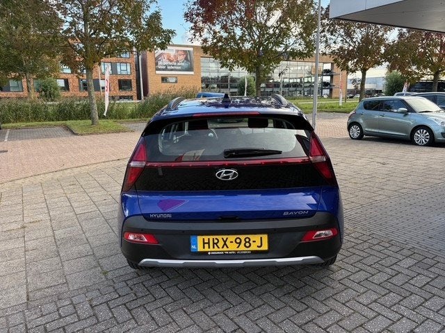 Hyundai Bayon 1.0 T-GDI Premium | Navi | Cruise | Camera | 4, Auto's, Hyundai, 12 maanden, Gebruikt, Blauw, 1110 kg