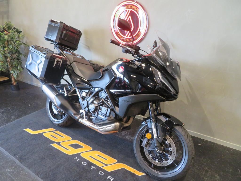 Honda NT 1100 DCT ZEER FRAAI! KOFFERS (bj 2022), Bedrijf, Toermotor, 1084 cc
