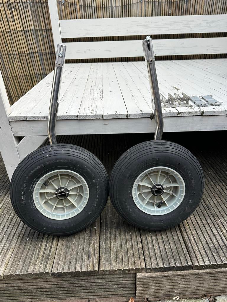 Transportwielen voor rubberboot - Makkelijk manoeuvreren, Ophalen of Verzenden, Gebruikt, Overige typen