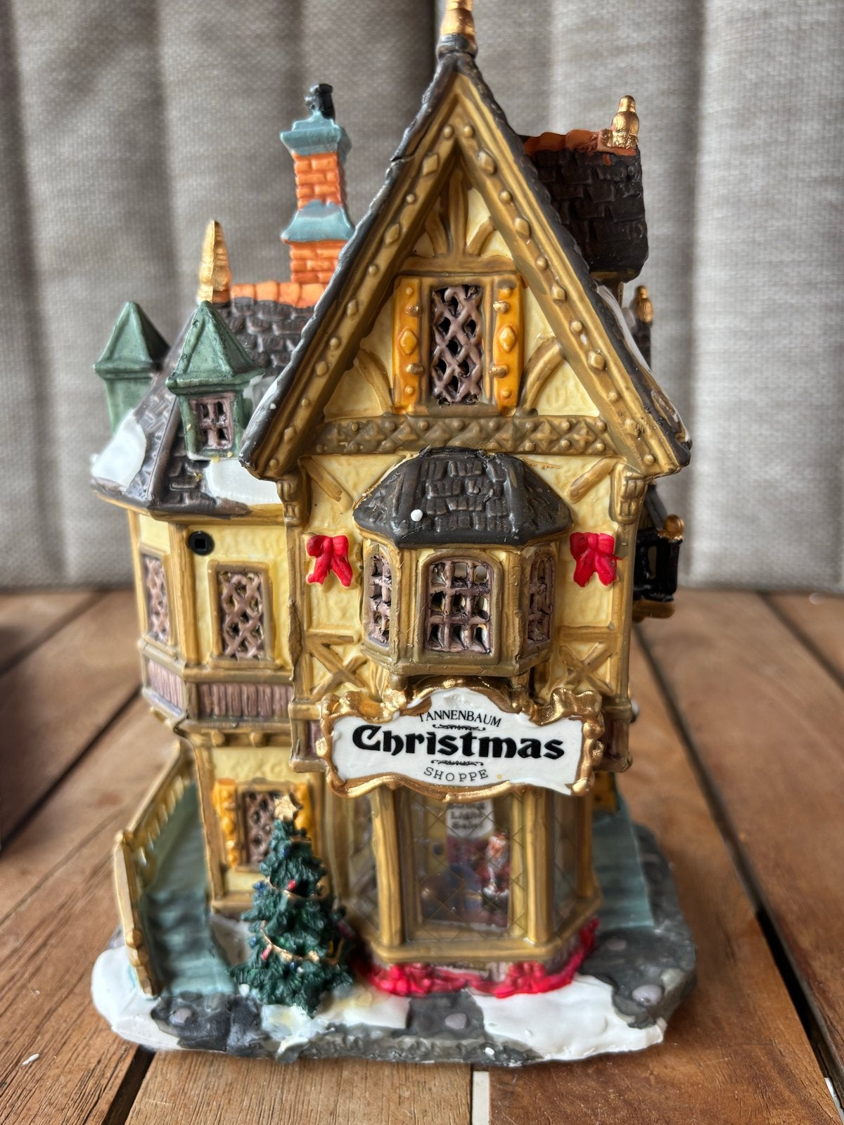 Lemax – Tannenbaum Christmas Shop (#35845), Diversen, Ophalen of Verzenden, Zo goed als nieuw