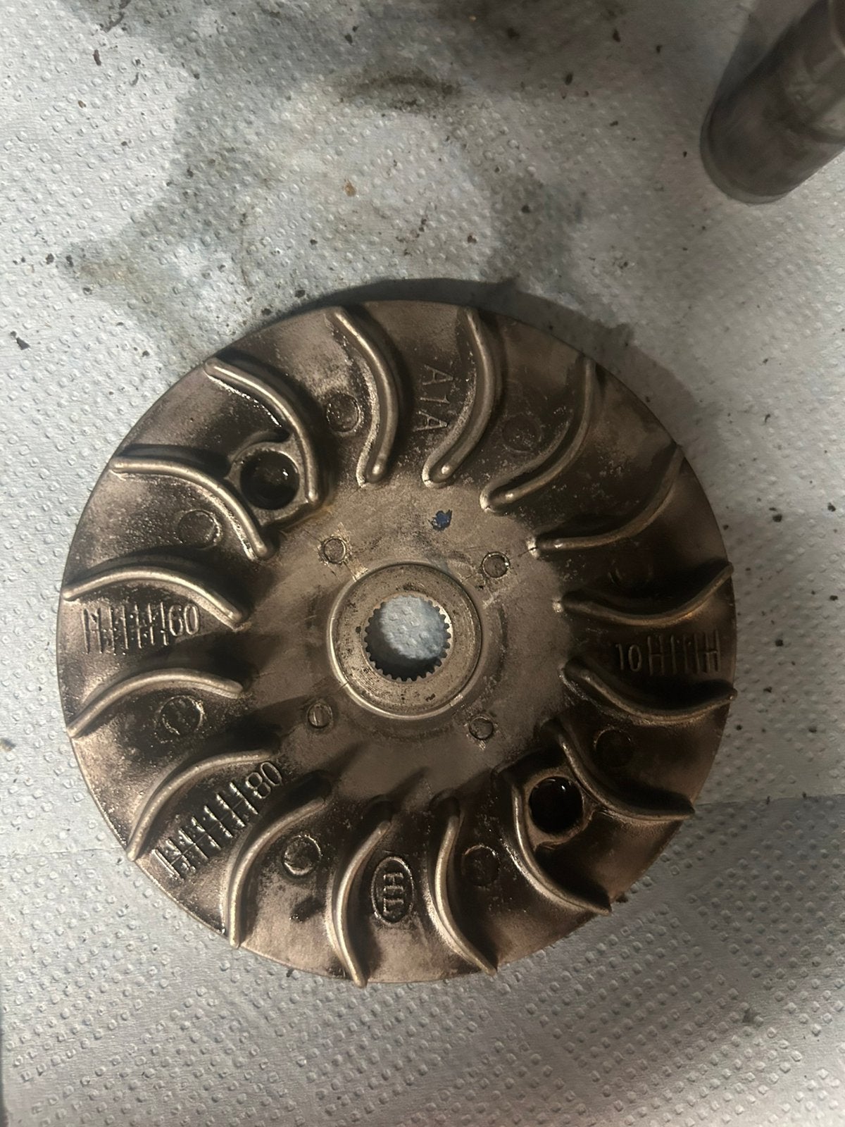Sym Vario en achterpoulie origineel, Verzenden, Zo goed als nieuw, Overige typen, SYM