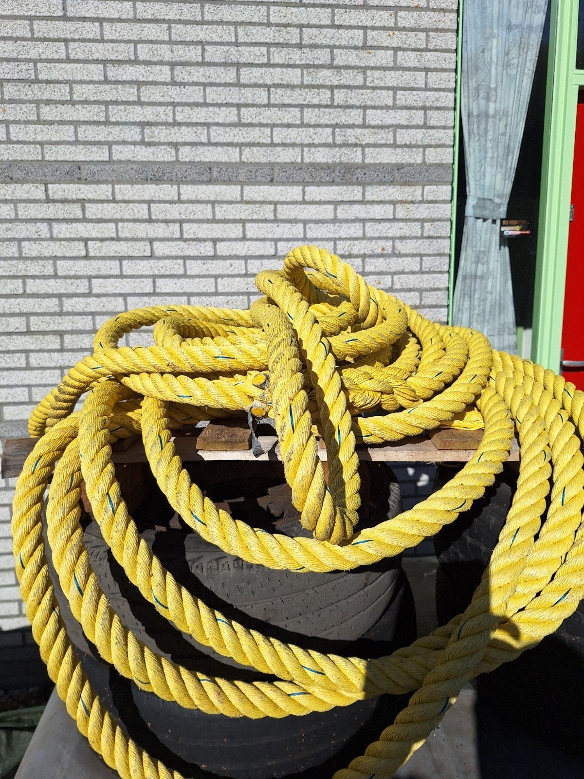 Sleeptros / Touw - 5 cm dik, 25 meter lang, Ophalen of Verzenden, Gebruikt, Lijn of Blok