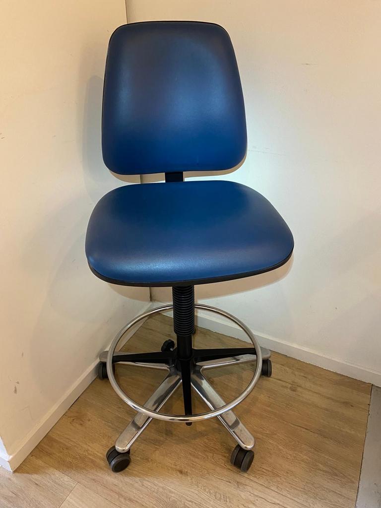 Ergonomische werk kruk - Blauw, Huis en Inrichting, Bureaustoelen, Gebruikt, Blauw, Ophalen of Verzenden, Bureaukruk