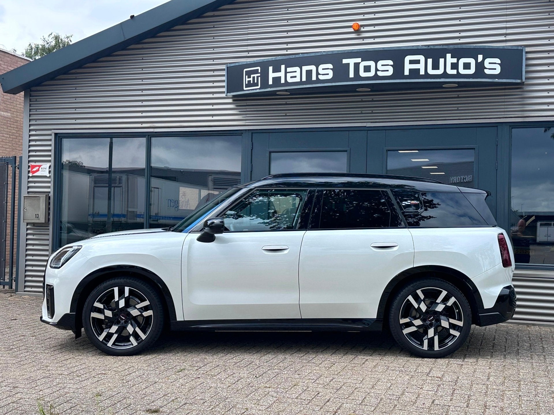 Mini Countryman E John Cooper Works XL 66.5 kWh / PANORAMA /, Gebruikt, 750 kg, Countryman, Wit