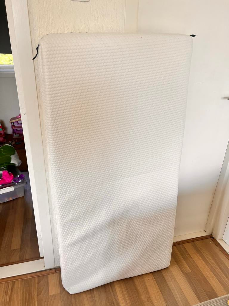 Aerosleep matras junior 70 x 140 cm, Ophalen, 190 cm of minder, Zo goed als nieuw, Matras