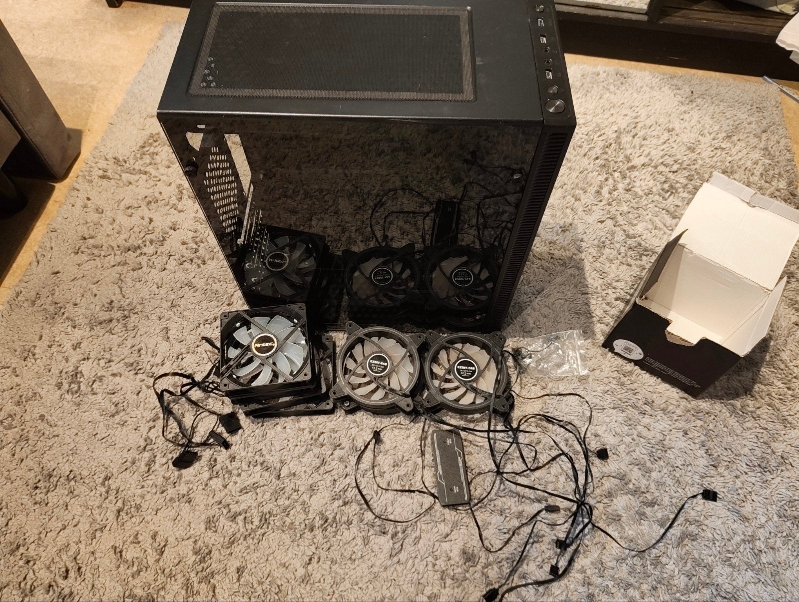 Antec pc Case with fans, Computers en Software, Computerbehuizingen, Ophalen of Verzenden, Zo goed als nieuw