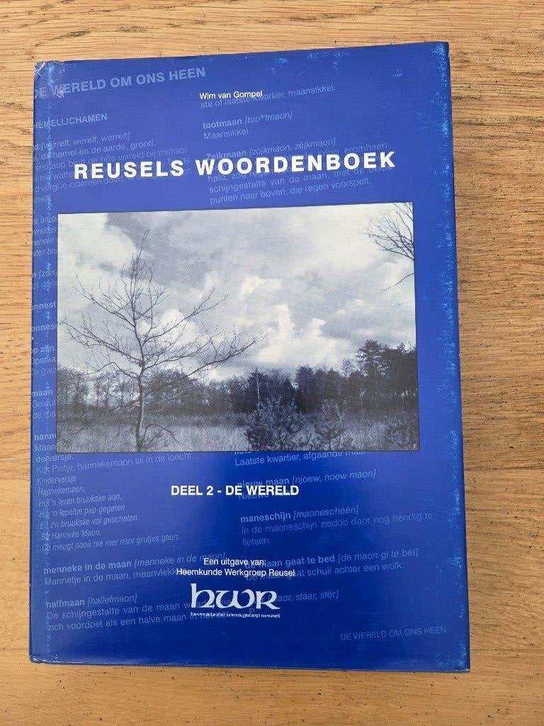 Reusels Woordenboek Deel 2 - De Wereld (ca 320 pagina's), Ophalen of Verzenden, Zo goed als nieuw, Wim van Gompel