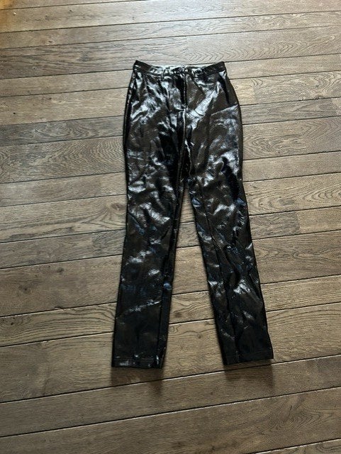 J12-Na-kd (namaak) lederen broek maat small, zgan, Kleding | Dames, Broeken en Pantalons, Zwart, Ophalen of Verzenden, Zo goed als nieuw