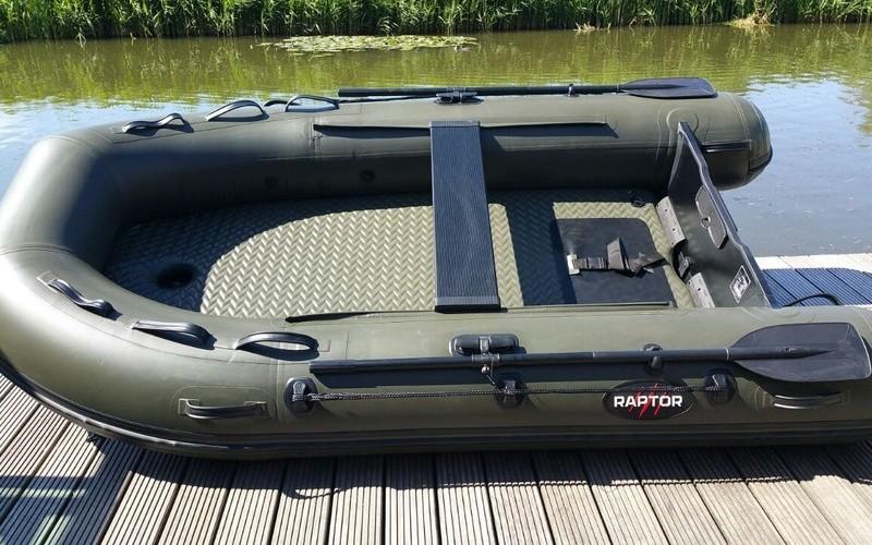 Raptor X Wide 330 met boottent, Watersport en Boten, Hengelsport | Karpervissen, Ophalen, Zo goed als nieuw, Overige typen