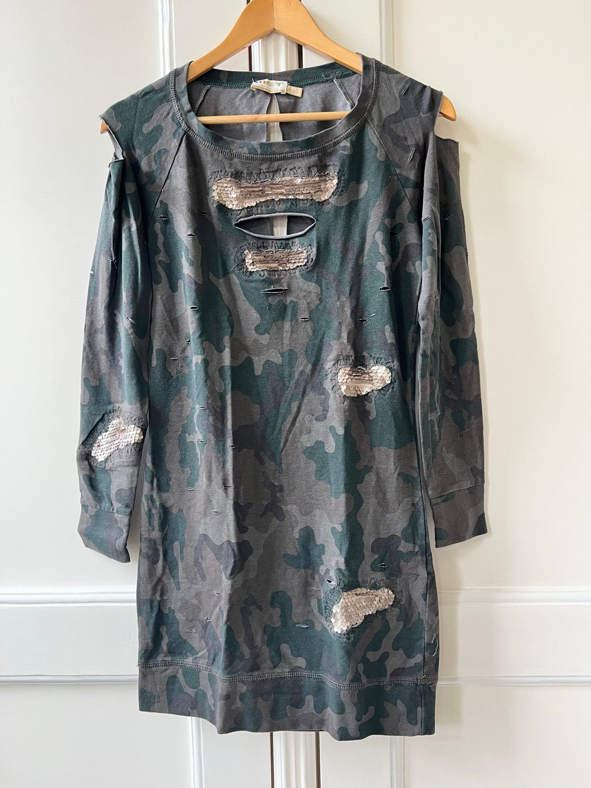 MET Camouflage Jurk met Pailletten en Gaten, maat XS, Ophalen of Verzenden, Zo goed als nieuw, Maat 34 (XS) of kleiner, Boven de knie
