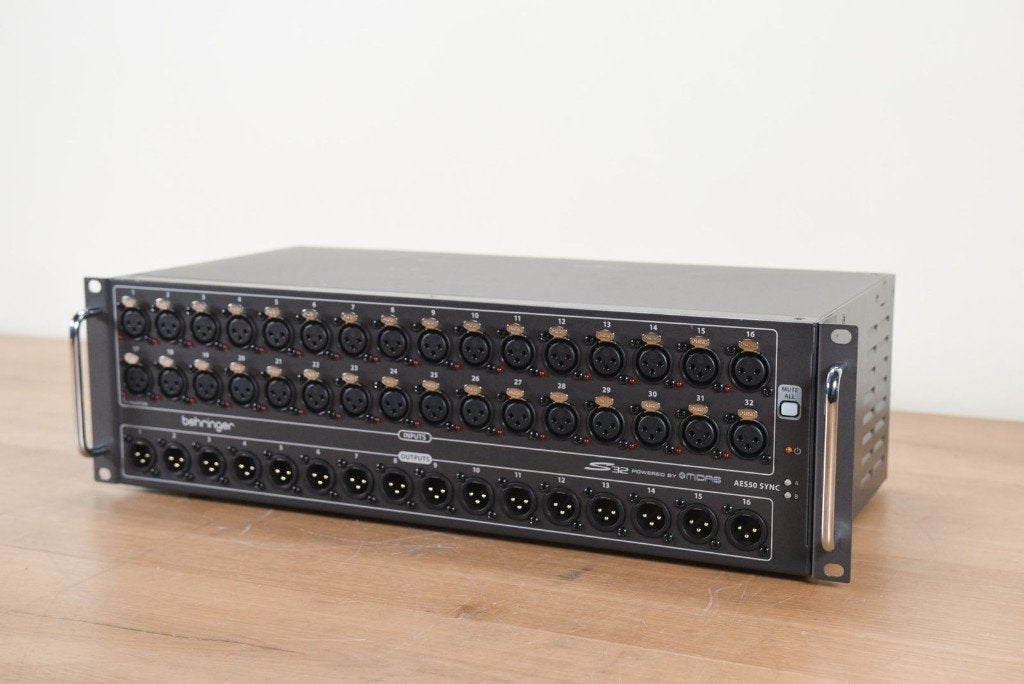 Behringer S32, Muziek en Instrumenten, Mengpanelen, Ophalen of Verzenden, Zo goed als nieuw, 20 kanalen of meer, Microfooningang