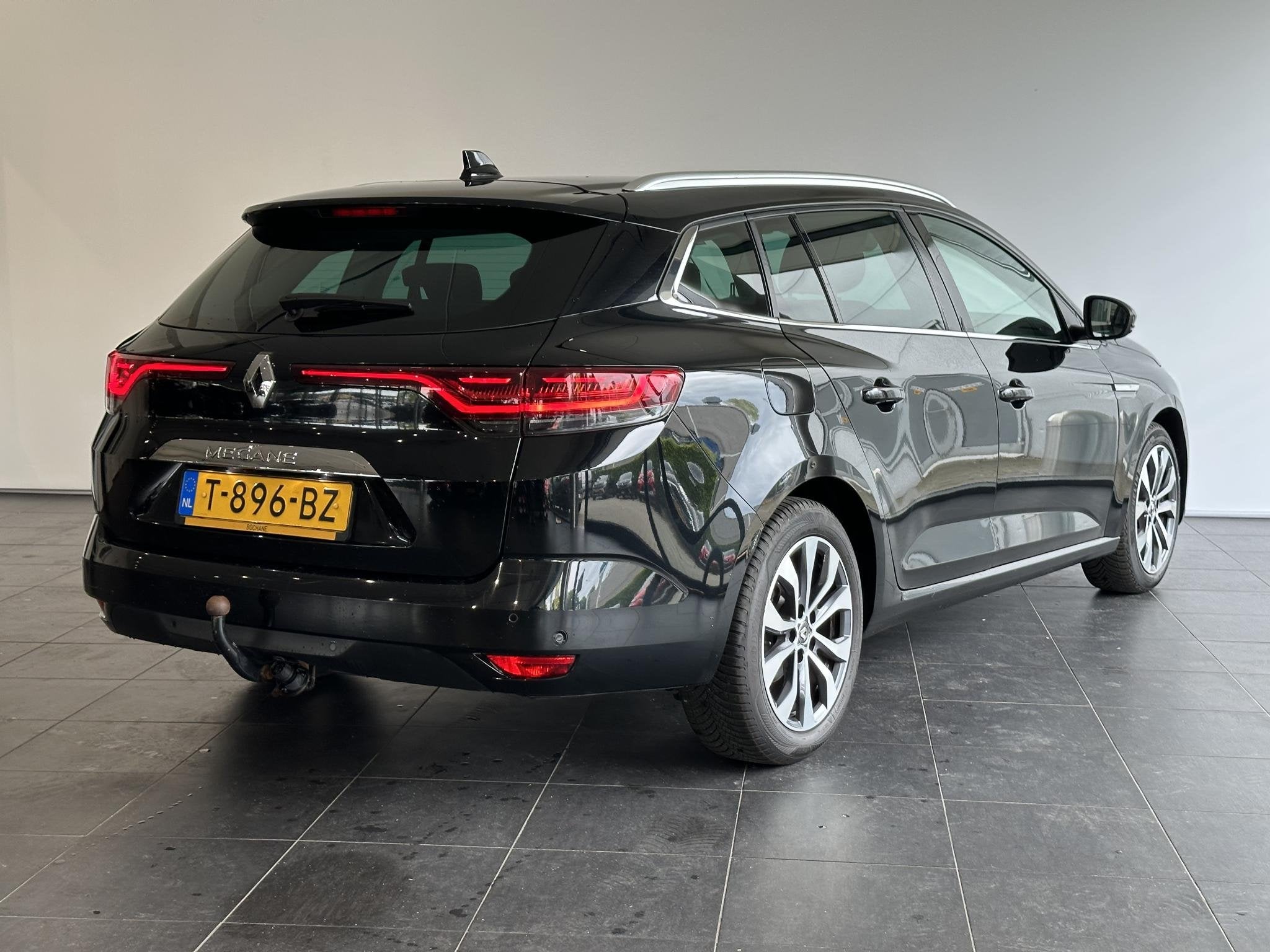 Renault Mégane Estate 1.3 TCe 140 Techno TREKHAAK | ACHTERU, Auto's, Stof, Gebruikt, 4 cilinders, Met garantie (alle)