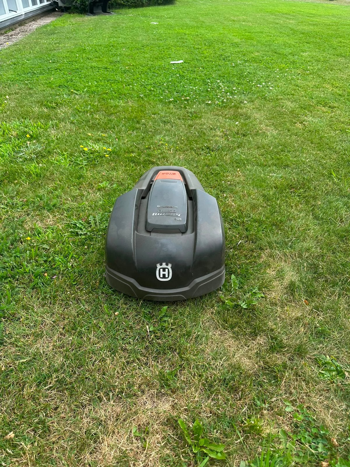Husqvarna 305 robotmaaier, Tuin en Terras, Ophalen, Zo goed als nieuw