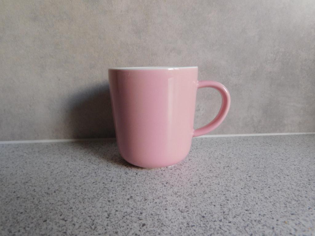 Mok 130 ml. New Bone China Chicago Roze Hema, Ophalen of Verzenden, Zo goed als nieuw, Overige stijlen, Kop(pen) en/of Schotel(s)