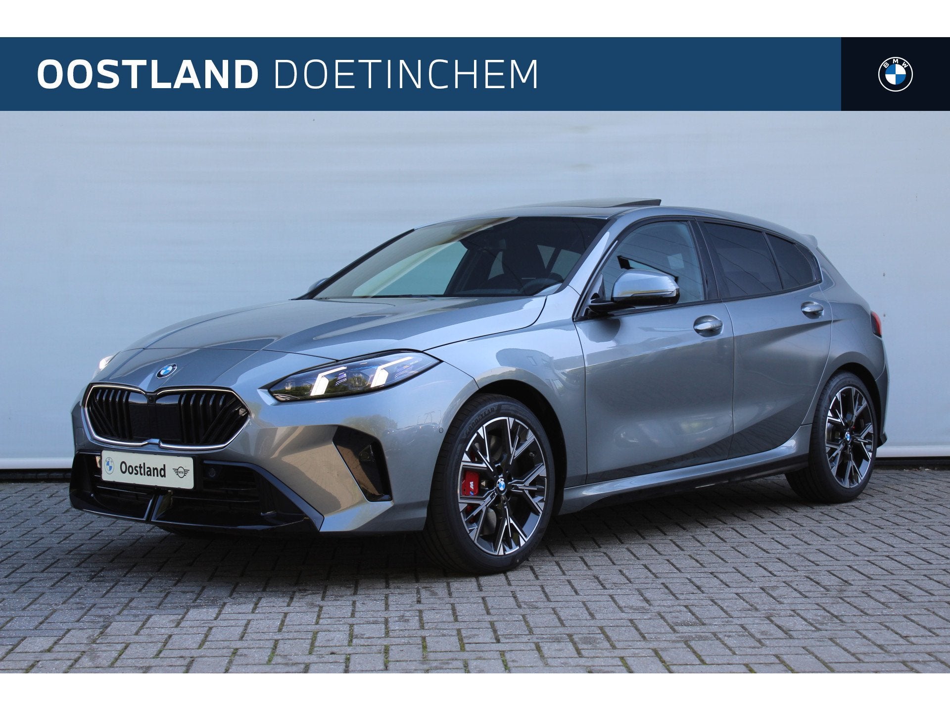 BMW 1 Serie 120 M Sport Automaat / Panoramadak / Sportstoele, Auto's, BMW, Zwart, 156 pk, Stoelverwarming, Bedrijf