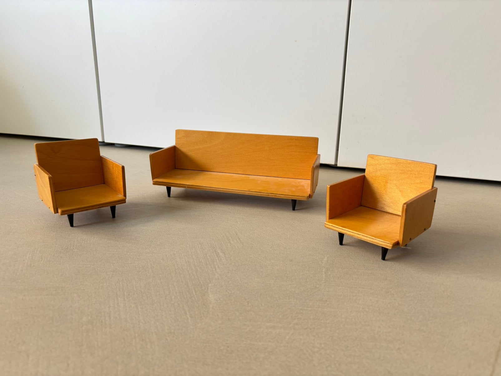 Vintage TOFA poppenhuis meubels set - CSSR Jaren 60/70, Verzamelen, Poppenhuizen en Toebehoren, Ophalen of Verzenden, Zo goed als nieuw
