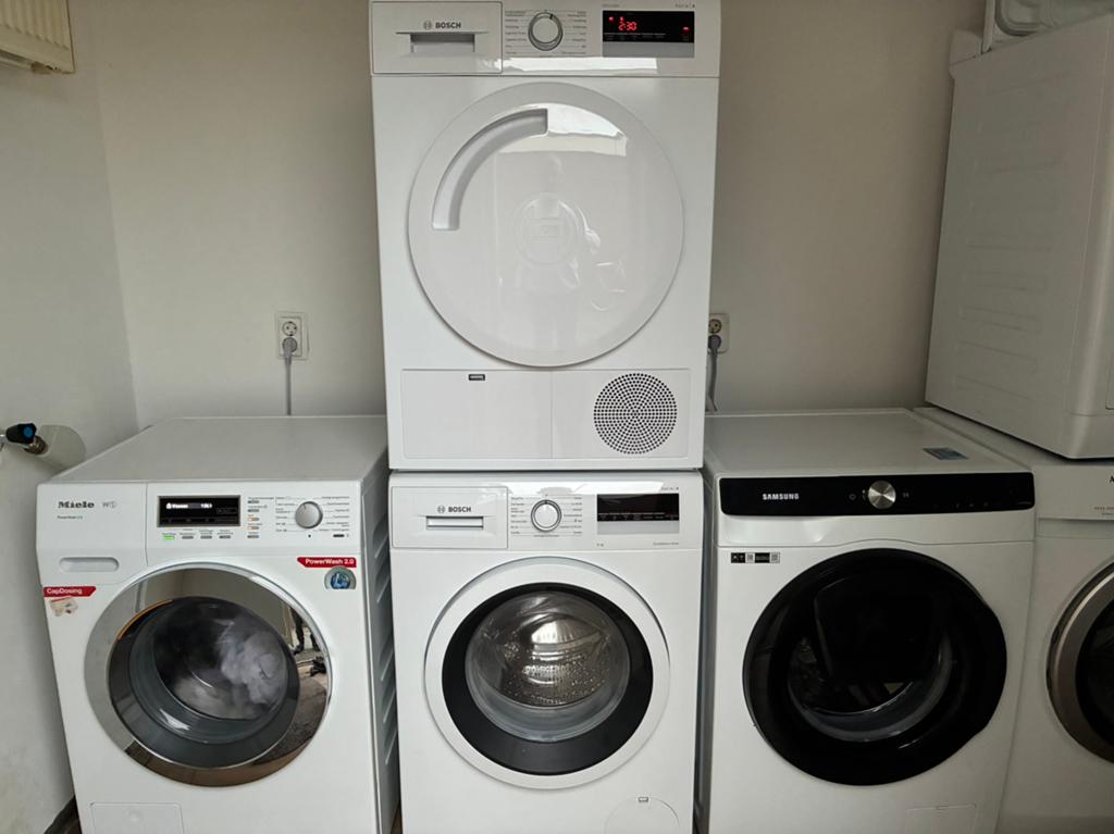 Zo goed als Nieuw Prachtige set Bosch Wasmachine en Droger, Bosch, 1200 tot 1600 toeren, 8 tot 10 kg, Ophalen of Verzenden