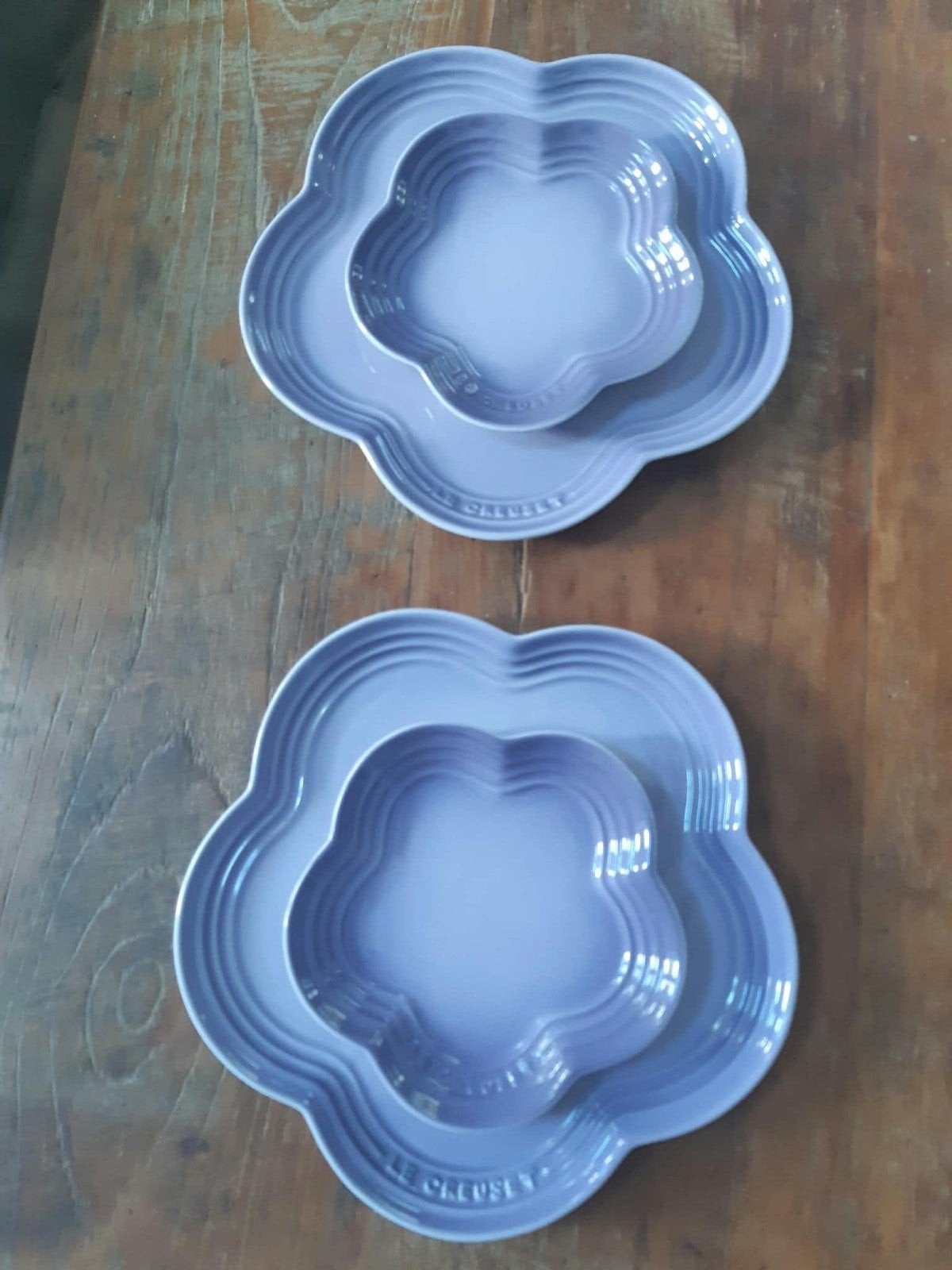 Le Creuset Flower borden Bluebell Purple Nieuw, Huis en Inrichting, Ophalen of Verzenden, Nieuw, Overige stijlen, Bord(en)