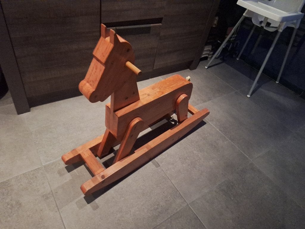 Houten schommelpaard handgemaakt, Kinderen en Baby's, Speelgoed | Houten speelgoed, Ophalen, Zo goed als nieuw, Rij- of Hobbelspeelgoed