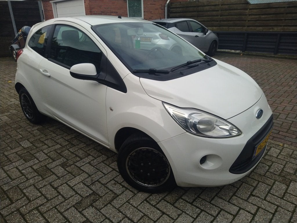 Ford Ka 1.2 Limited s/s Nw apk 23-10-2027, Voorwielaandrijving, Euro 5, Start-stop-systeem, Gebruikt