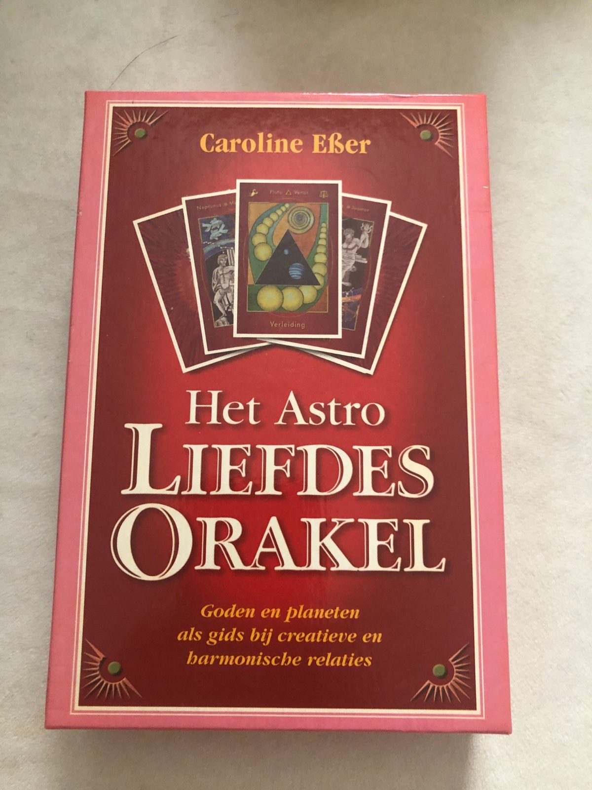 Het Astro Liefdes Orakel - Caroline Eßer, Ophalen of Verzenden, Zo goed als nieuw, Astrologie, Overige typen