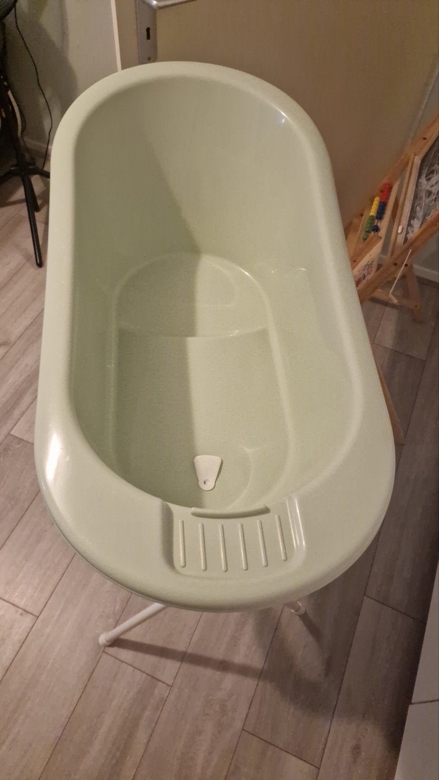 Bébé-jou babybadje met standaard, Kinderen en Baby's, Badjes en Verzorging, Ophalen, Zo goed als nieuw, Badje, Bébé-jou