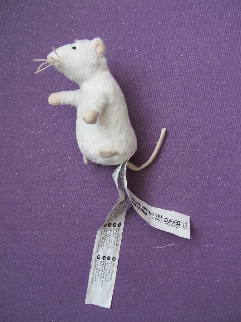 IKEA KNUFFEL MUIS GOSIG MUS. 14 CM. WIT **Nieuw**, Muis, IKEA, Nieuw, Ophalen of Verzenden