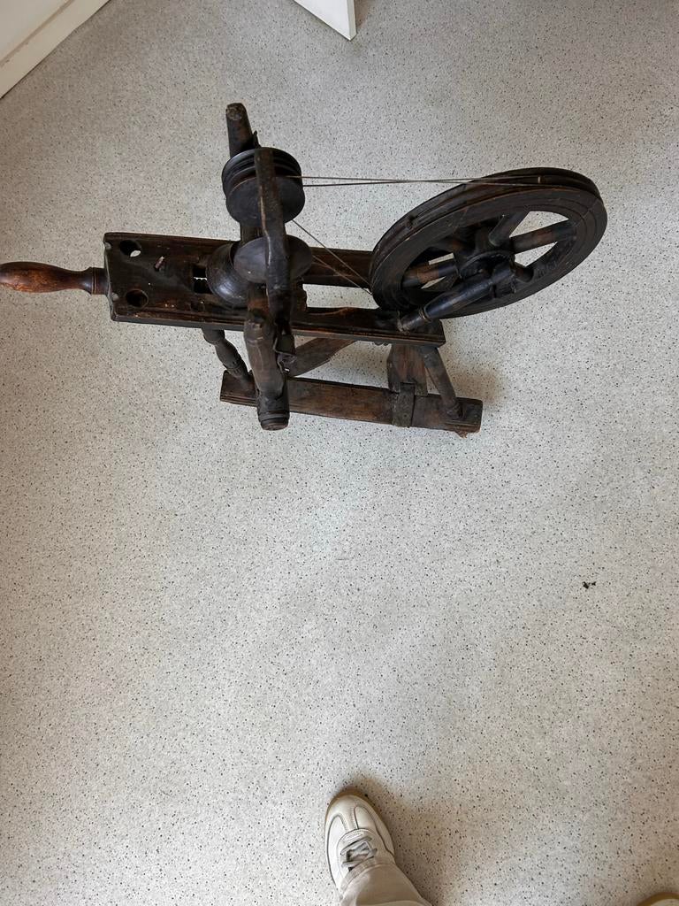 Antiek Spinnenwiel - Decoratief en Functioneel, Ophalen, Gebruikt, Spinnewiel