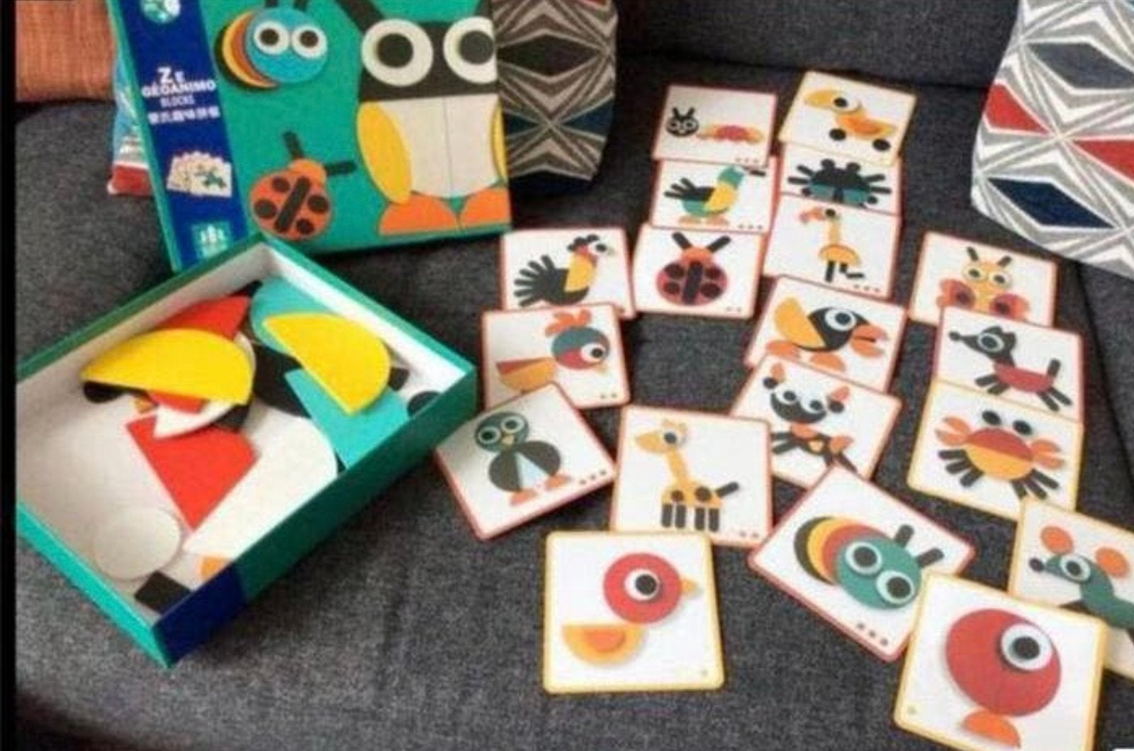 Doos GEKLEURDE HOUTEN BLOKJES en VOORBEELDEN 🌺 VOOR €5,00, Ophalen of Verzenden, Zo goed als nieuw
