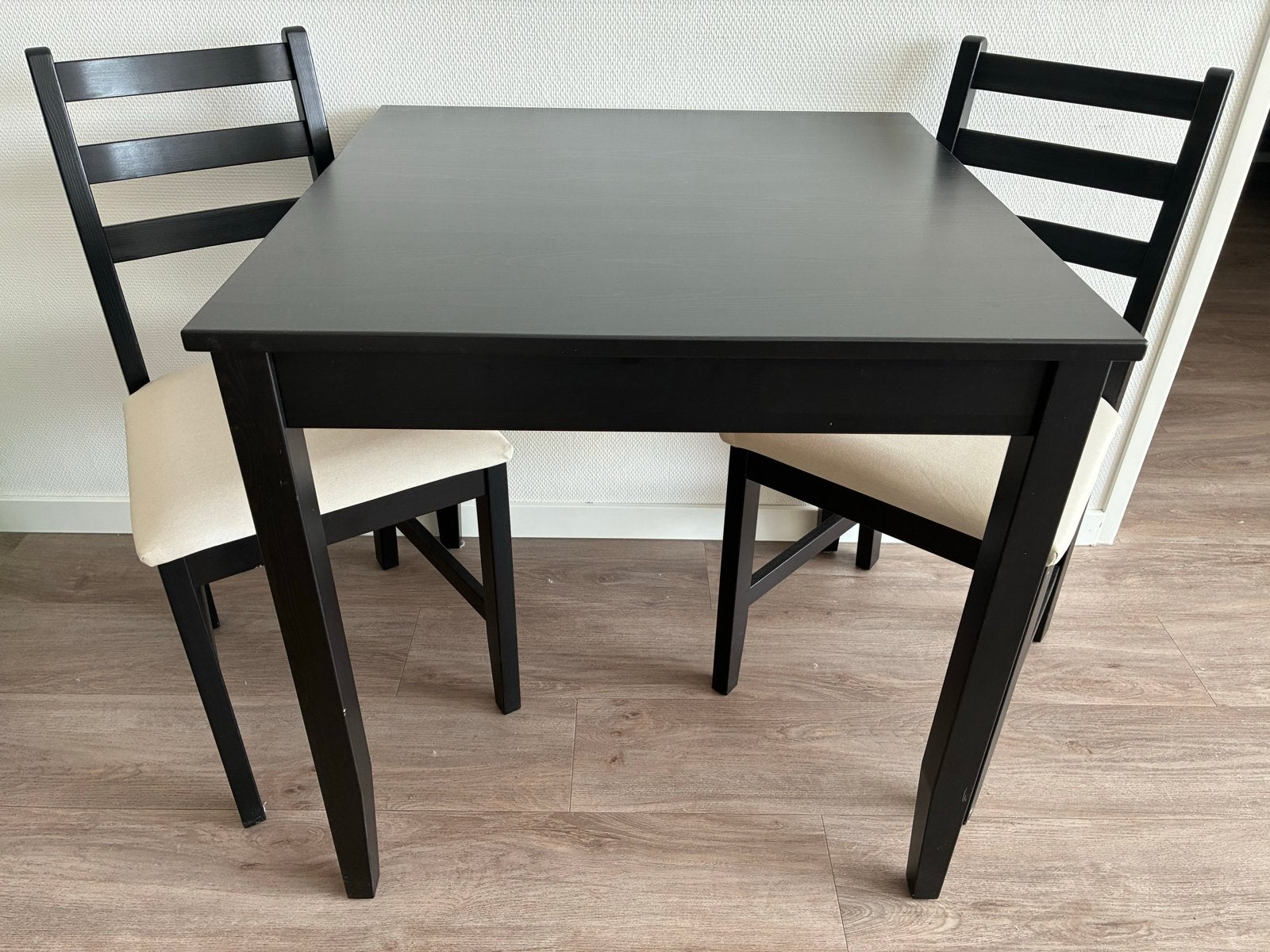IKEA Lerhamn tafel met 2 stoelen - Zwart, Ophalen, Gebruikt, Vierkant, Tot twee personen