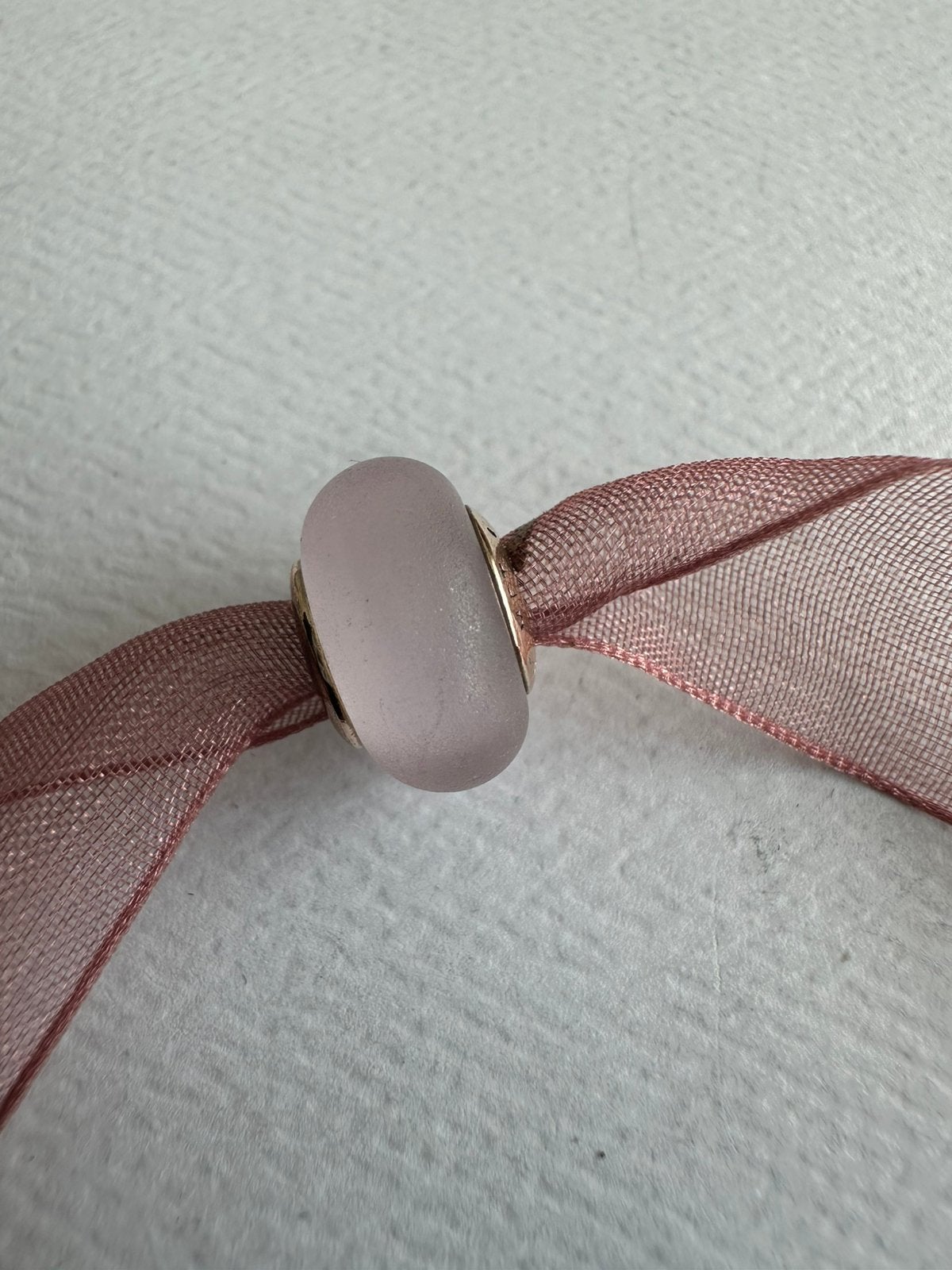 Pandora rose glasbedel mat roze, Sieraden, Tassen en Uiterlijk, Bedels, Gebruikt, Pandora, Glas of Kristal, 1 bedel, Ophalen of Verzenden