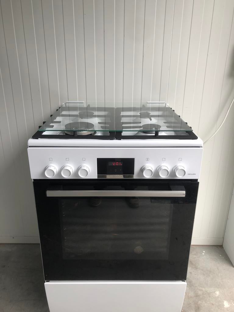 Bosch exclusive gasfornuis HXN390I20N wok grill hete lucht, 60 cm of meer, Zo goed als nieuw, Energieklasse A of zuiniger, Gas