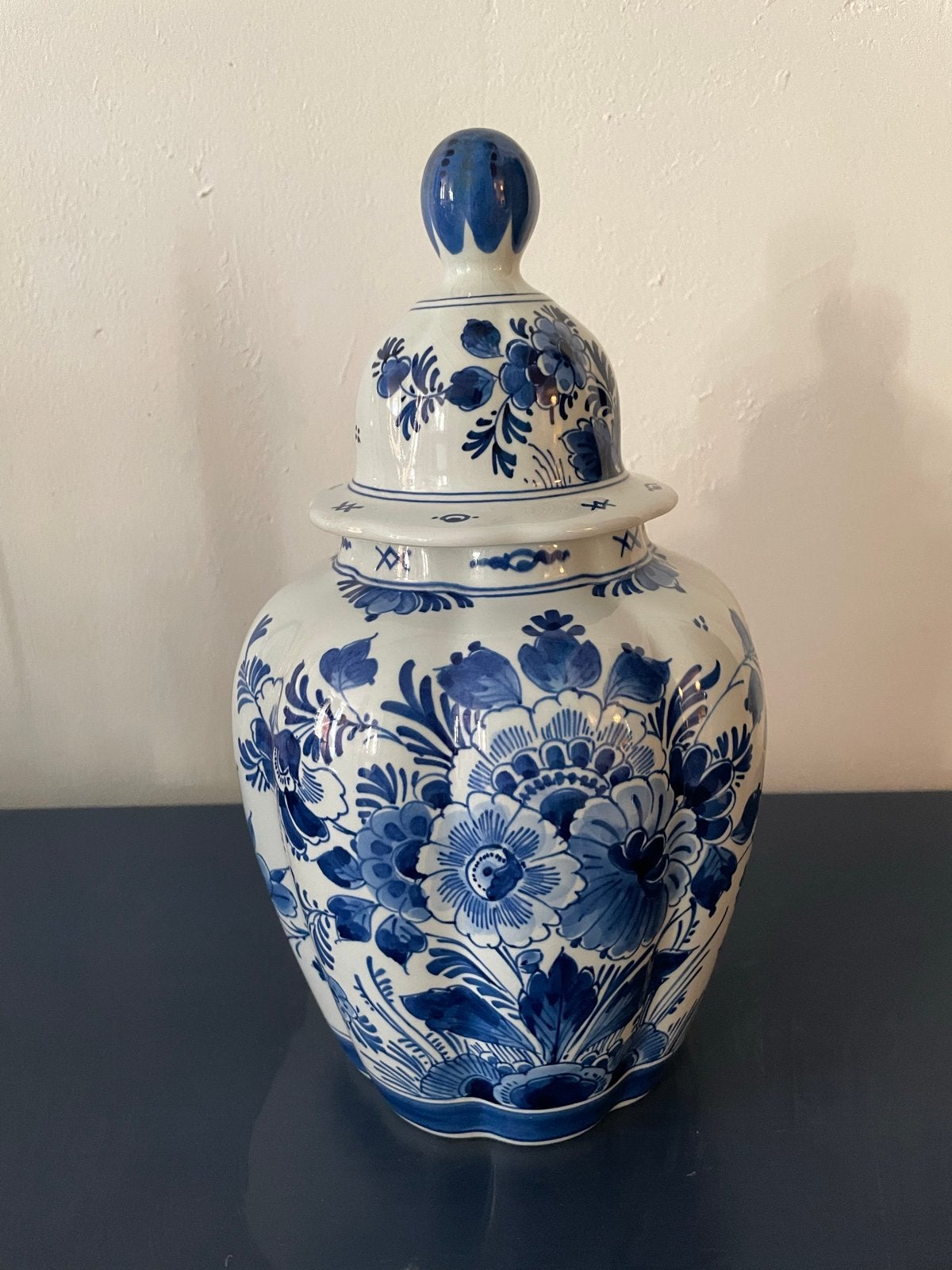 Delfts Blauwe dekselvaas Porceleyne Fles Handgeschilderd, Antiek en Kunst, Ophalen of Verzenden