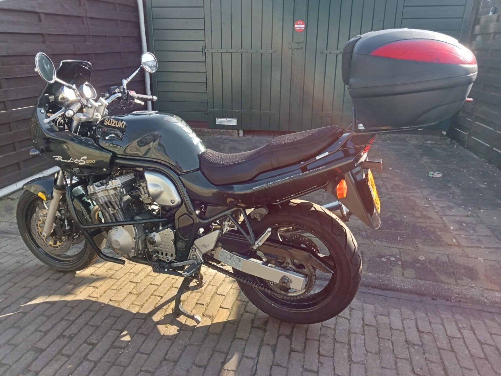 Suzuki Bandit 600, Motoren, Ophalen
