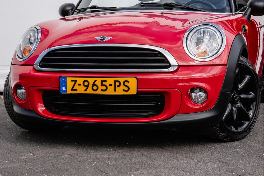MINI Cabrio 1.6 One Pepper Half lederen int/ Cruise control/, Auto's, Mini, Voorwielaandrijving, Euro 5, Gebruikt, Zwart
