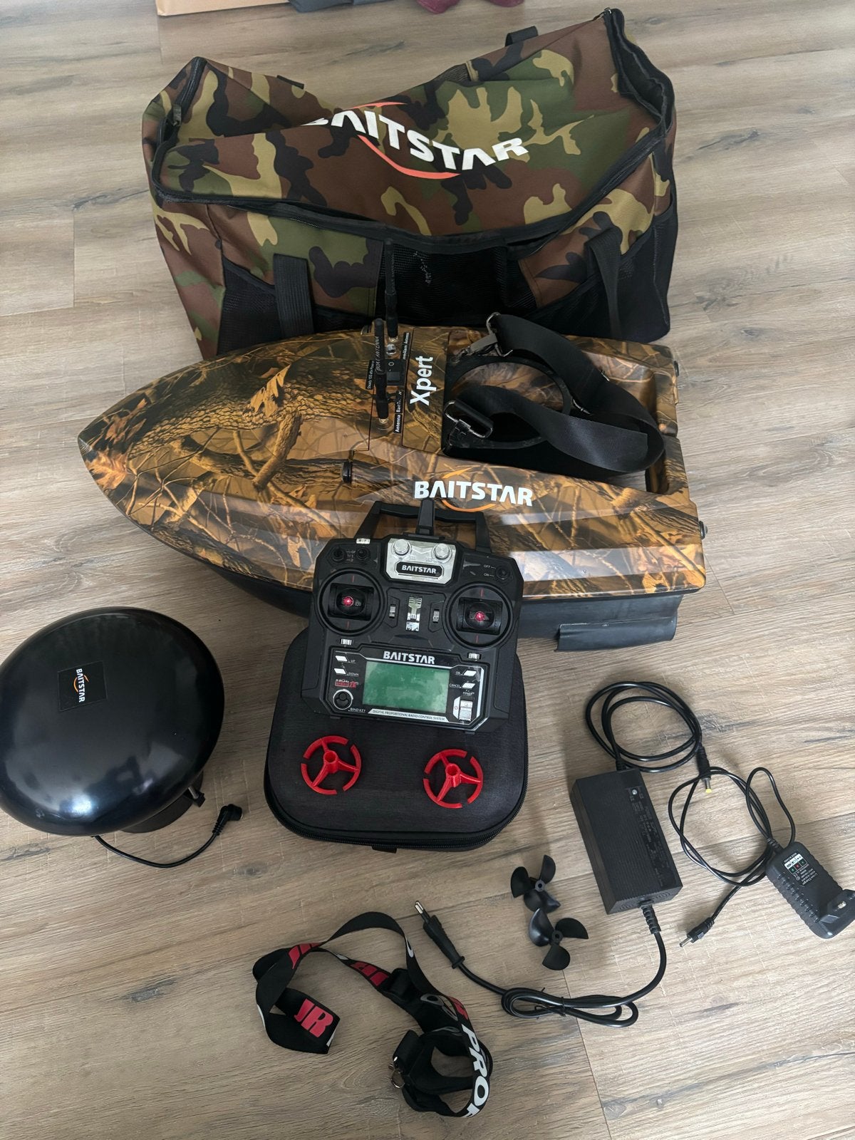 Baitstar Expert voerboot met dieptemeter en accessoires, Ophalen of Verzenden, Zo goed als nieuw, Overige typen