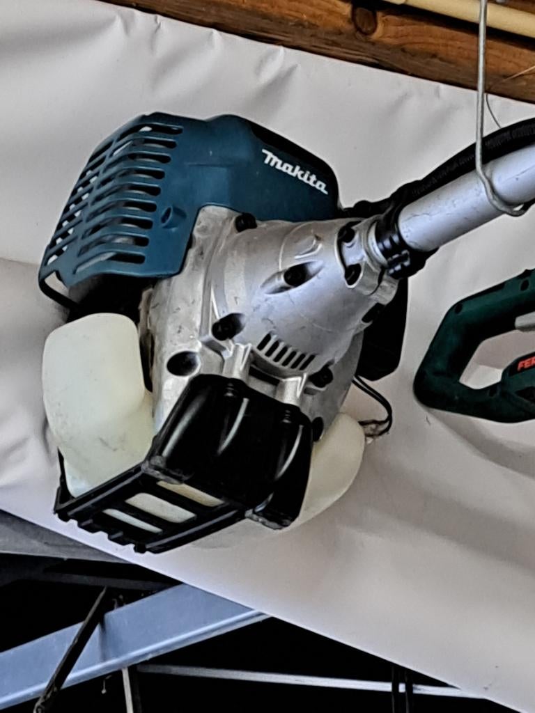 Bosmaaier, Benzine, Ophalen of Verzenden, Zo goed als nieuw, Makita