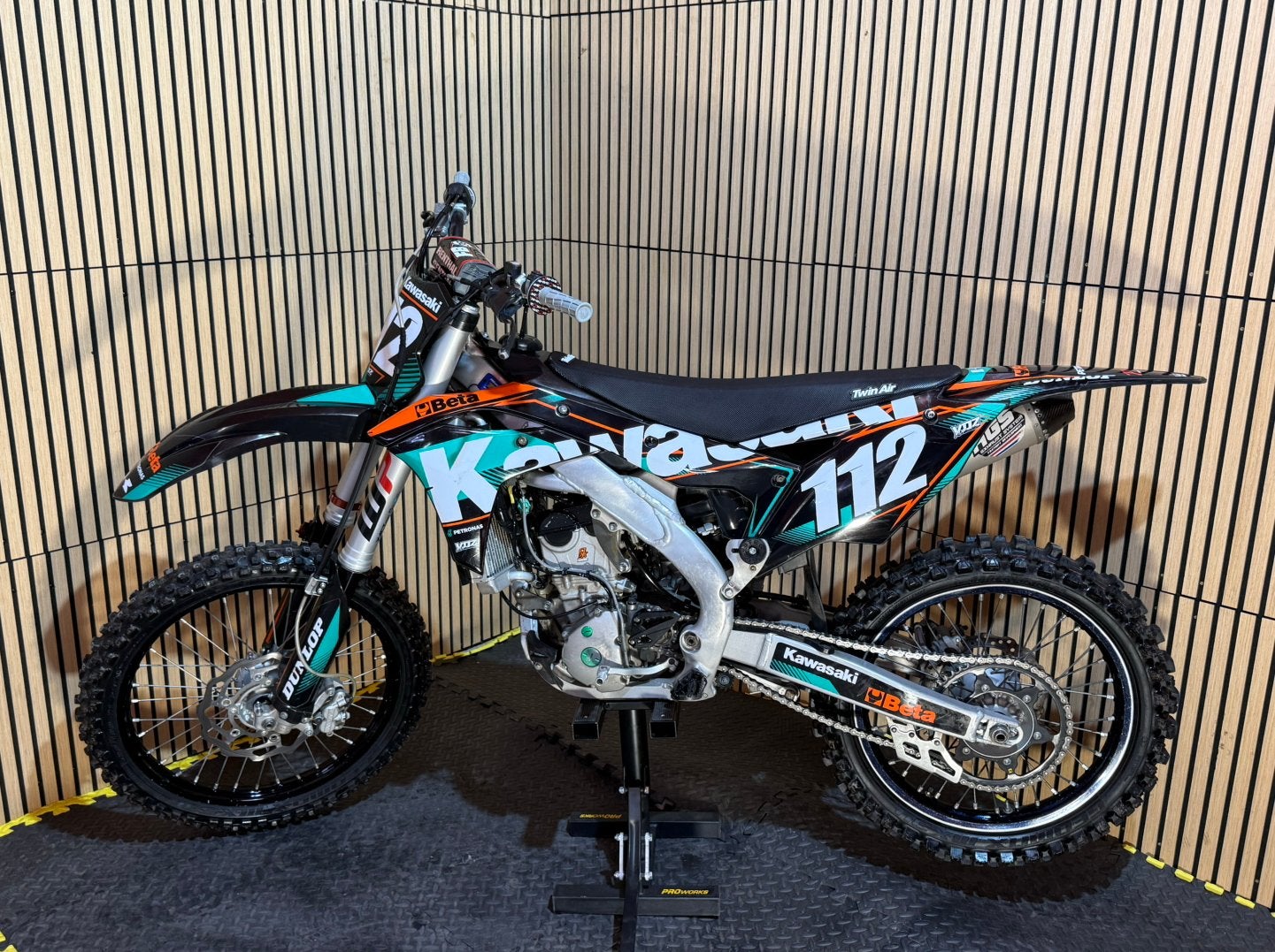 Kawasaki KX250F 4-takt uit 2017 - 12uur – recent gereviseerd, Fietsen en Brommers, Ophalen of Verzenden, Zo goed als nieuw, Overige merken