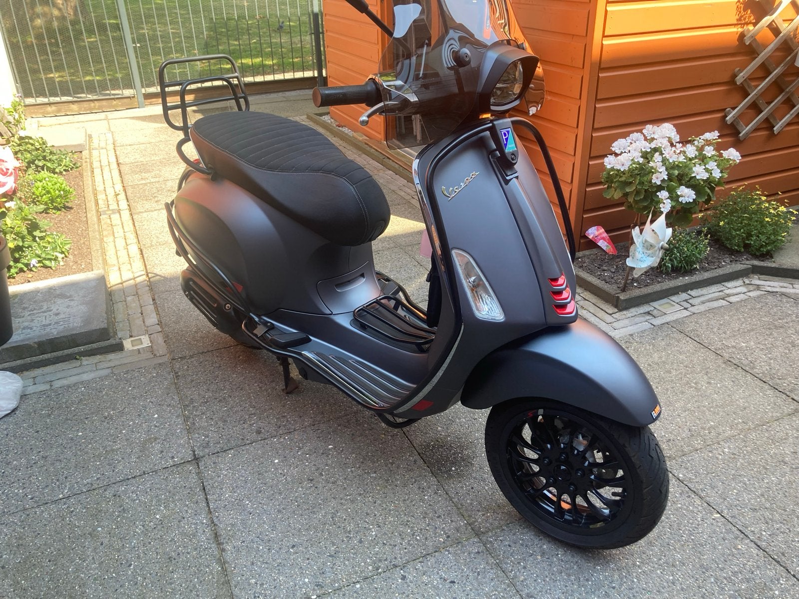 Vespa Sprint S mat grijs zo goed als nieuw, Ophalen, Zo goed als nieuw, Maximaal 25 km/u