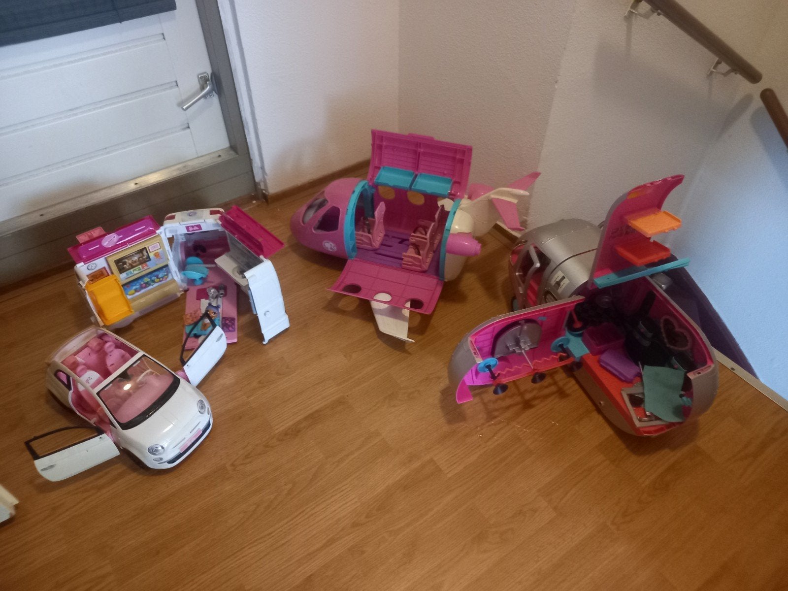 Grote collectie speelgoed: Barbie, Playmobil, knuffels, Ophalen