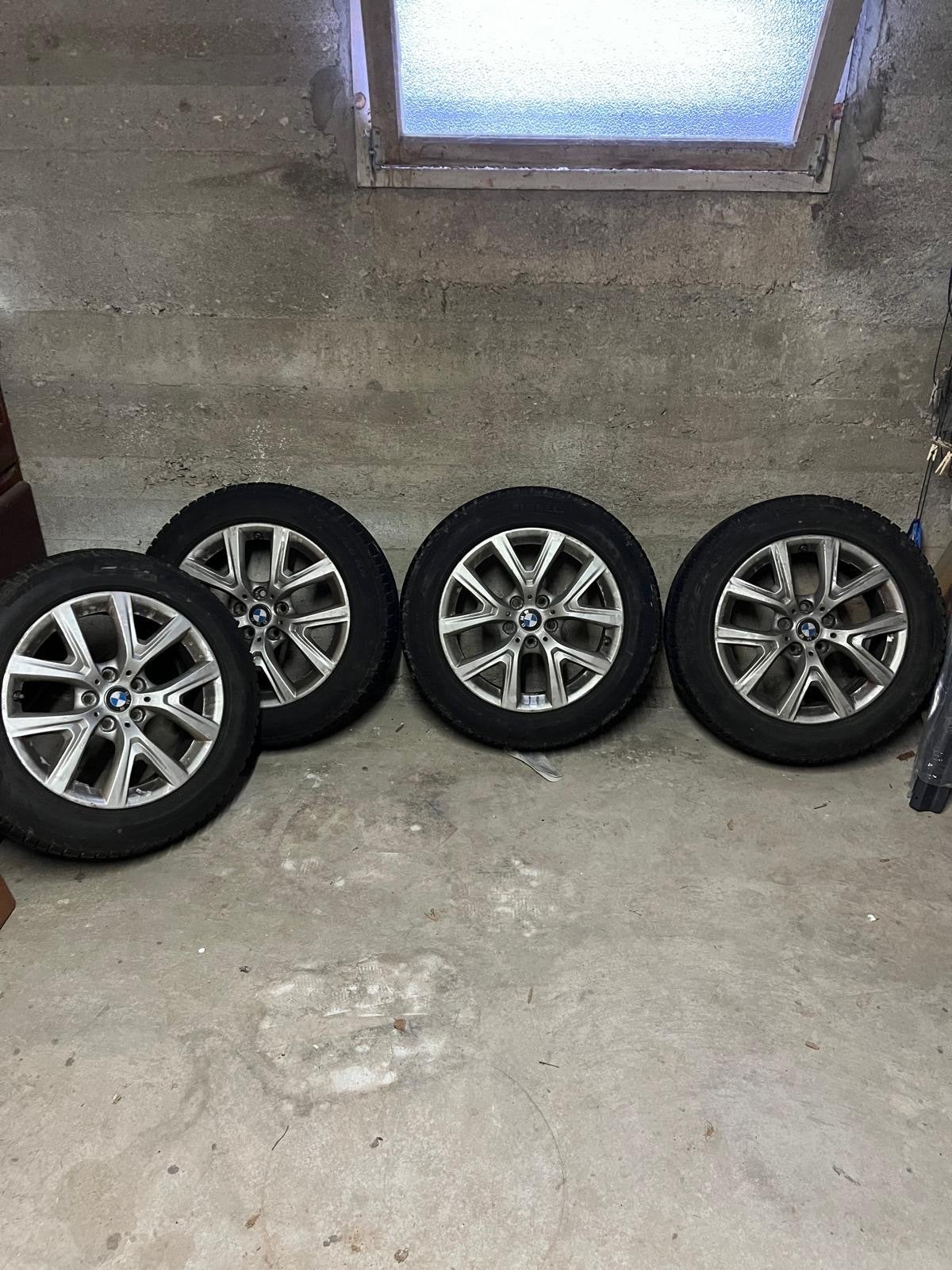 Pirelli winterbanden met 17 inch velgen voor BMW X1, Auto-onderdelen, Ophalen, Gebruikt, Banden en Velgen, 17 inch