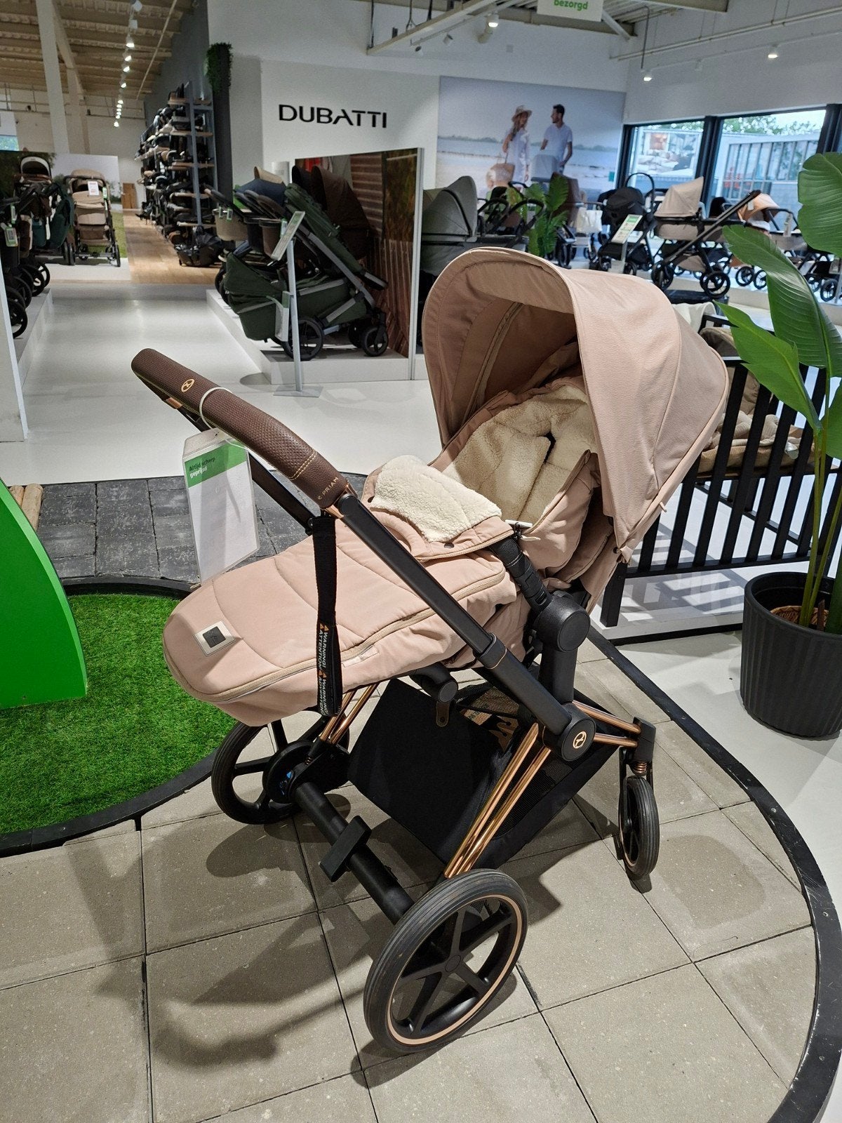 Cybex (e-)Priam 4 2 in 1 Diverse Kleuren Showmodellen, Zo goed als nieuw, Combiwagen, Verstelbare duwstang, Ophalen