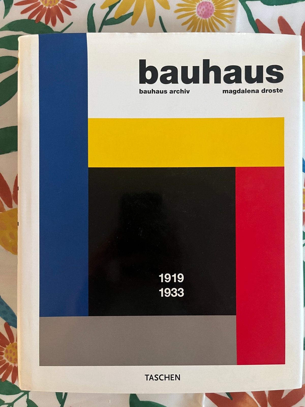 Bauhaus 1919-1933 - Magdalena Droste - Taschen, Ophalen of Verzenden, Zo goed als nieuw, Grafische vormgeving
