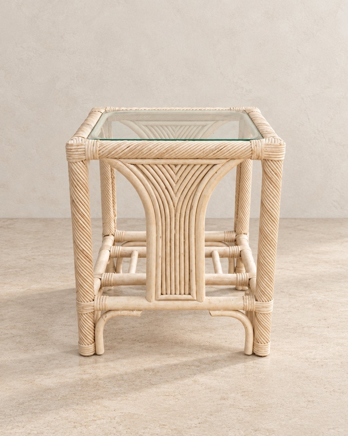Stijlvolle vintage rattan pencil reed tafeltje, Ophalen
