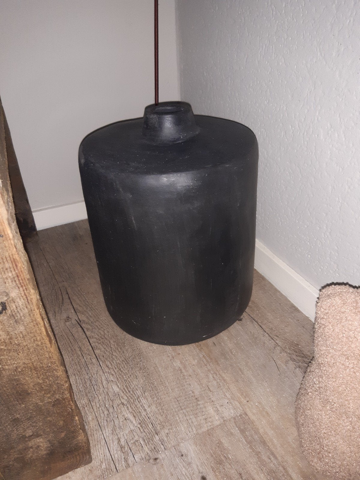 Zwarte Still vaas, Ophalen