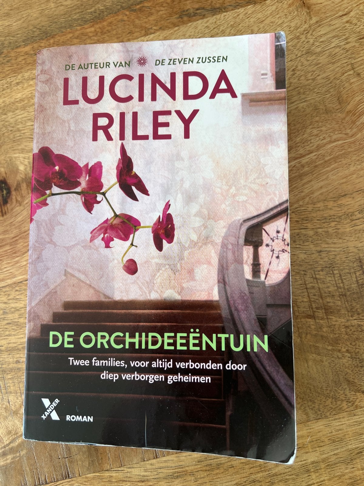 De Orchideeëntuin - Lucinda Riley (Roman), Ophalen, Zo goed als nieuw, Nederland