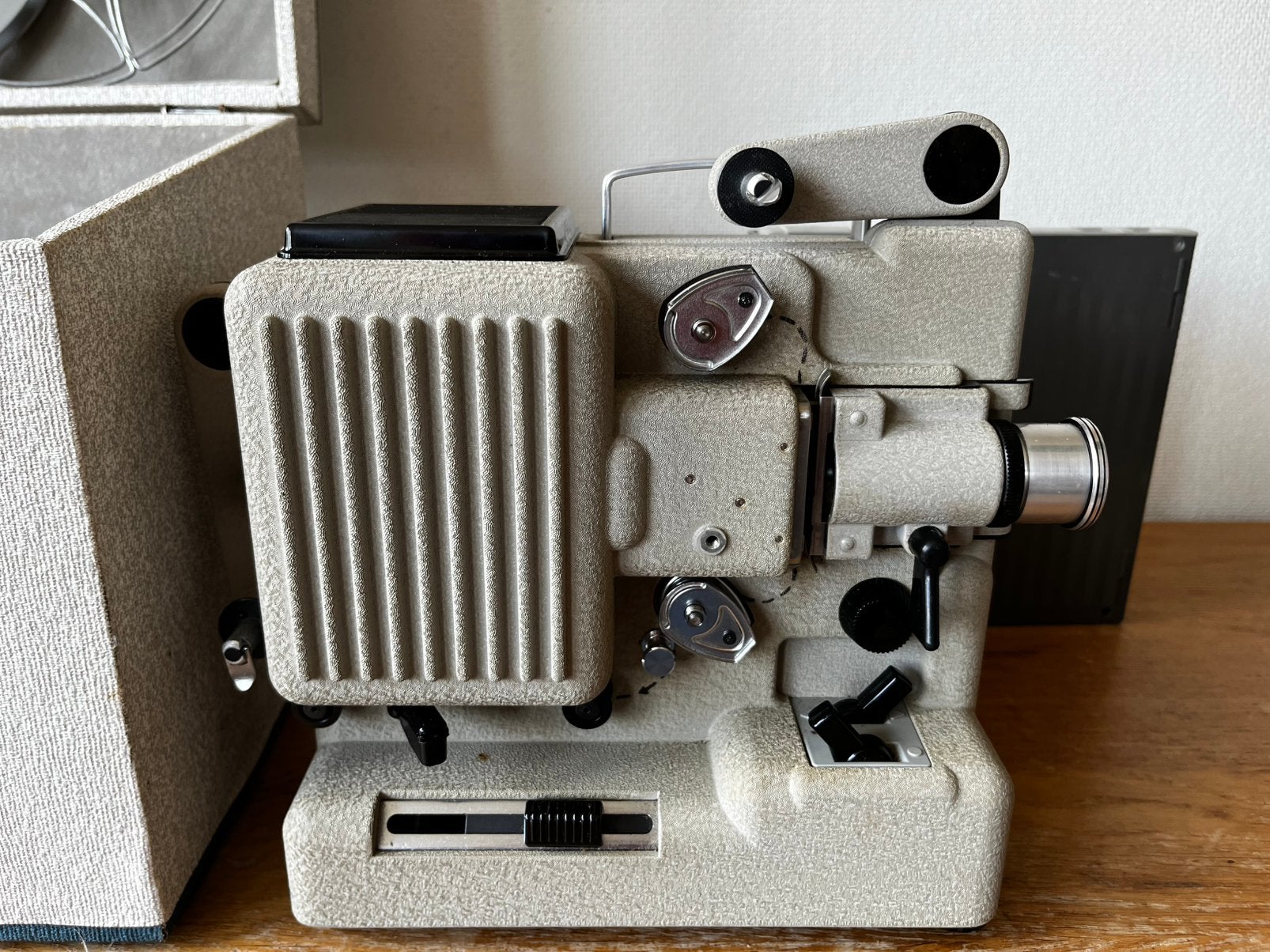 Eumig Wien P8 automatic, Verzamelen, Ophalen, Projector