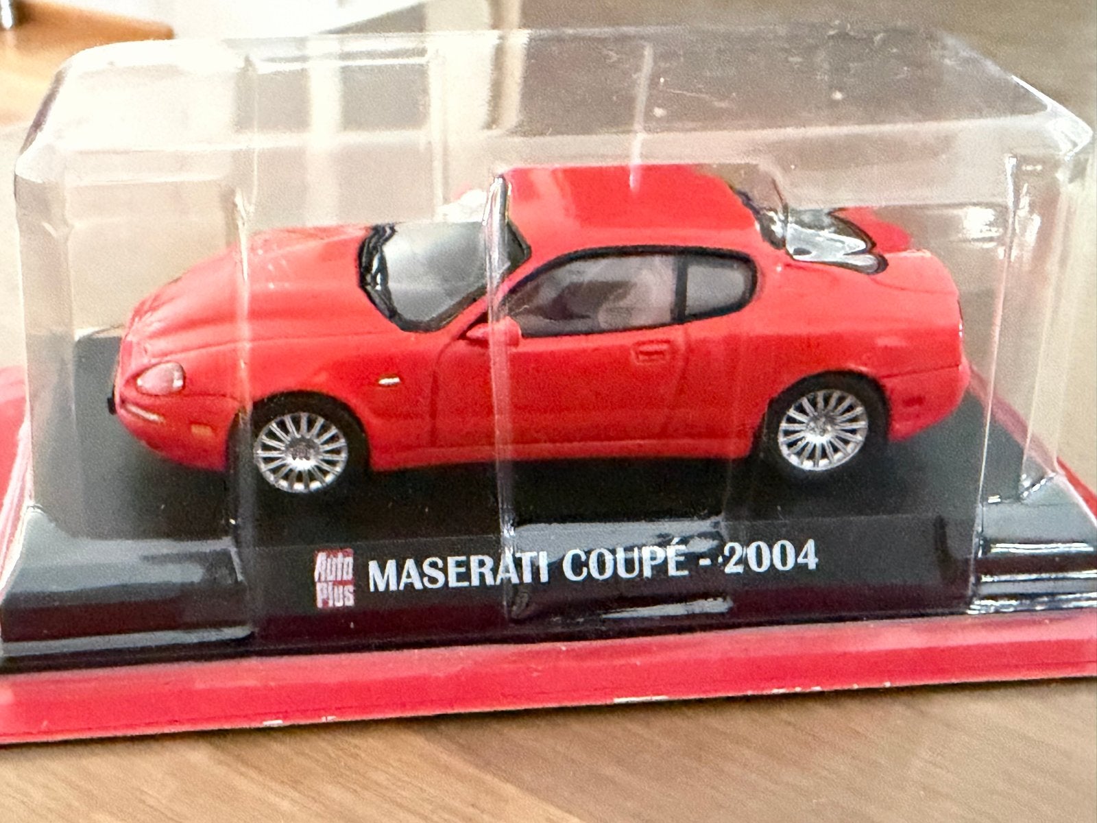 Maserati Coupé 2004 modelauto - Auto Plus La Collection, Ophalen of Verzenden, Nieuw, Auto, Overige merken