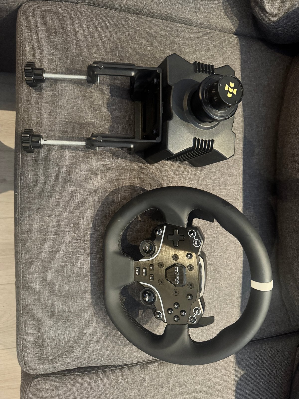 MOZA R5 RACING SETUP - Racestuur, Pedalen & Bureauklem, Racestuur, Ophalen of Verzenden, Zo goed als nieuw, Direct drive