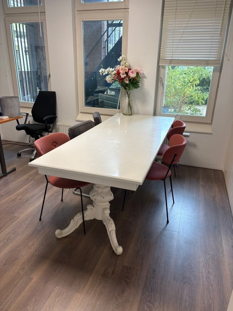 Design eettafel wit hoogglans, sculpturale voet, 220 cm, Huis en Inrichting, Ophalen, Gebruikt, 200 cm of meer, 50 tot 100 cm